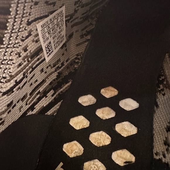 Adidas Green and Black Sneakers with Knit Upper 🖤🌴 - Picture 10 of 10